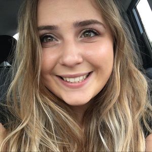Meet your Posher, Niki